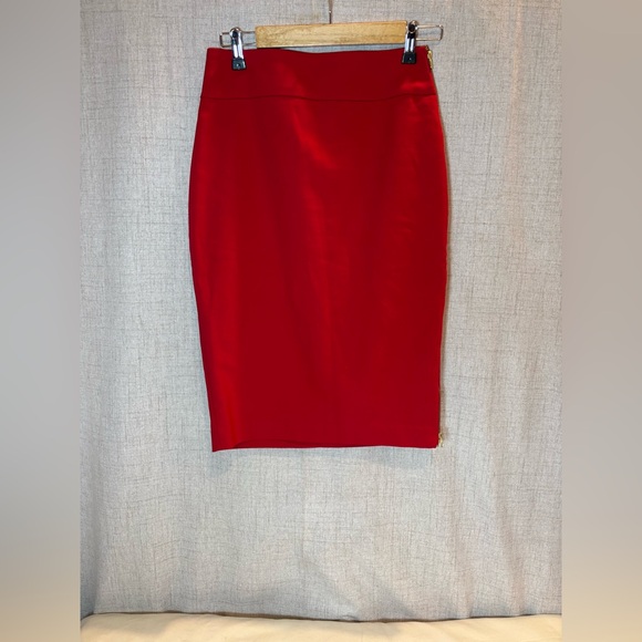 EXPRESS red pencil skirt w/gold full-length full satin lining. Size 4 - Picture 1 of 6